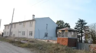 Bilecik'te Kaderine Terkedilen Karakol Binası, Yıkılmaya Yüz Tuttu