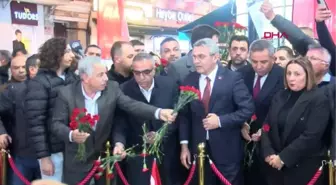 CHP GENEL BAŞKAN YARDIMCISI SALICI İLE İLÇE BAŞKANLARI TERÖR SALDIRISINDA ÖLENLER İÇİN KARANFİL BIRAKTI