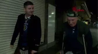 İSKOÇYALI TARAFTARLAR TARİHİ SUR İLÇESİNİ GEZDİ