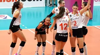 Misli.com Sultanlar Ligi: Eczacıbaşı Dynavit: 3 VakıfBank: 0