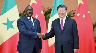 Xi, Senegal Cumhurbaşkanı Sall ile Biraraya Geldi