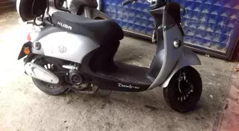 Park ettiği motosikleti evinin önünde çalındı