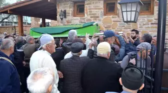 Eski başkan son yolculukta yalnız bırakıldı