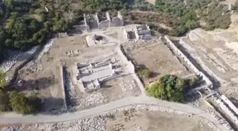 Likya'nın önemli kenti Tlos'ta tarihe ışık tutan kazı çalışmaları sürüyor