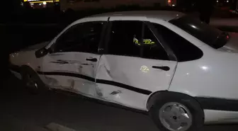 Otomobil ile motosikletin çarpışması sonucu 3 kişi yaralandı