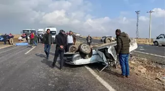 ŞANLIURFA'DA OTOMOBİL DEVRİLDİ 1 ÖLÜ, 4 YARALI