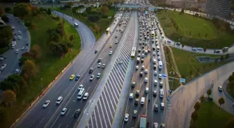 Trafiği tehlikeye atan motosiklet sürücülerini Prof. Dr. Ilıcalı uyardı
