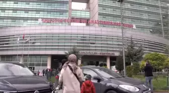 Çalıştığı hastanede akciğer kanseri tanısı konan hasta, tedavisinin ardından işine döndü