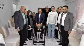 Milletvekili Ceylan duyarsız kalmadı, küçük Elif akülü sandalyesine kavuştu