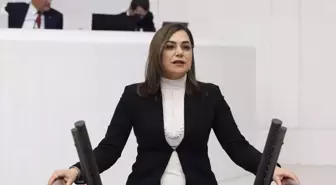 Candan Yüceer'den Bakan Koca'ya 'Ek Ödeme Yönetmeliği' Sorusu: 'Kamu Kurum ve Kuruluşlarında Çalışan Doktorların İyileştirmelerden Yararlanmaması...