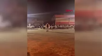 DÜĞÜNDE ÇİFTE TABANCA VE TÜFEKLERLE HAVAYA ATEŞ AÇTILAR