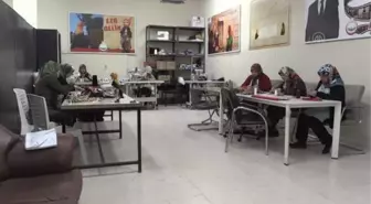 GAZİANTEP - 'Ezo Gelin' oyuncak bebekleriyle aile bütçesine katkı sağlıyorlar