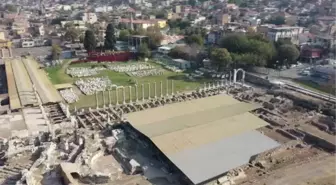 İzmir'deki kazılarda Avrupa'dan 400 yıl önce gelen yemek takımları bulundu