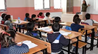 Gaziantep'te yaşanan terör saldırısı sonrası Karkamış ilçesindeki okullarda eğitime 1 hafta ara verildi