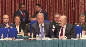 Bakan Akar: 'Bu hudutlardan kimse geçmesin diye gece gündüz kendimizi yırtıyoruz'