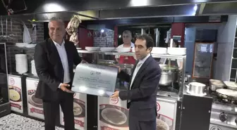 Başkan Uysal, Coğrafi İşaret Almaya Layık Görülen İşletmelere Belgelerini Takdim Etti