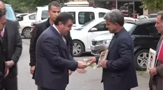 Dışişleri Bakan Yardımcısı Kaymakcı, evlat nöbeti tutan anneleri dinledi
