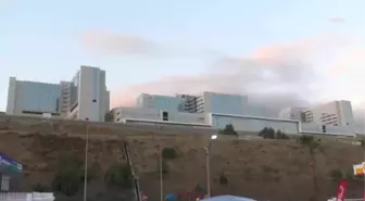 Ednan Arslan'dan 'İzmir Şehir Hastanesi' Tepkisi: 'Ak Parti Vermiş Oldukları Garantileri Saray Başta Olmak Üzere İsraftan Kaçınarak Sağlasın'