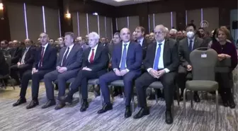 Kuzey Makedonya'da Arnavutların 'Alfabe Günü' kutlandı