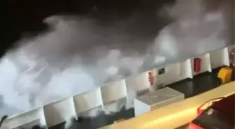 Marmara Denizinde korku dolu anlar: Dalgalar metrelerce yükseldi