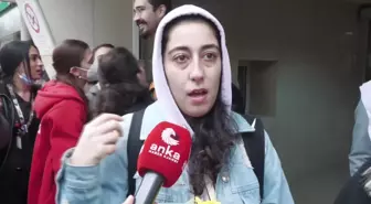 İzmir'de İki Hemşire Sıra Beklemek İstemeyen Hasta Yakını Tarafından Darbedildi.