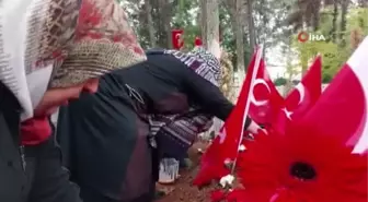 En acı öğretmenler günü... Teröristlerin roketli saldırısında şehit olan öğretmen Ayşenur Alkan mezarı başında anıldı