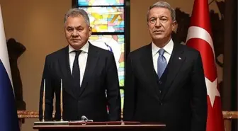 Hulusi Akar'dan Rus mevkidaşına net yanıt: Terör koridorunun kalıcı olarak engellenmesi en önemli önceliğimiz