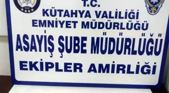 Kütahya'da araması bulunan şahsın üzerinde uyuşturucu ele geçirildi
