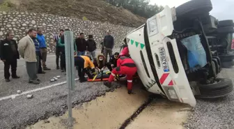Muğla'da devrilen kamyonun sürücüsü yaralandı