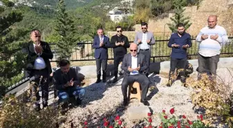 Alanyaspor yönetim kurulu merhum Asbaşkanı kabri başında andı