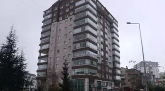 Ankara'da 10 katlı binanın çatısında yangın; 8 kişi dumandan etkilendi