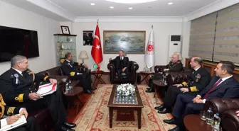 Milli Savunma Bakanı Akar, Pakistan Deniz Kuvvetleri Komutanı ile görüştü