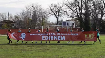 Türk ve Bulgar kadın futbol takımları 'Kadına şiddete hayır' temasıyla sahaya çıktı