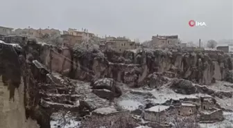 Aksaray'a mevsimin ilk karı yağdı