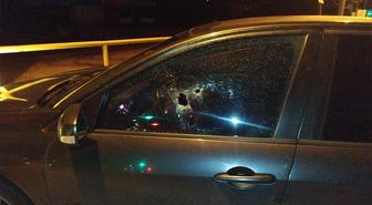 Bursa'da trafik ışıklarında silahlı saldırıya uğrayan sürücü hastaneye kaldırıldı