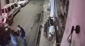 FATİH'TE BIÇAKLI PARK YERİ KAVGASI KAMERADA 2 YARALI