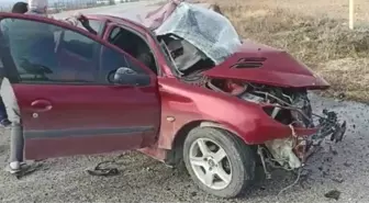 POLİS MEMURU VE OĞLU, TRAFİK KAZASINDA ÖLDÜ; ANNE İLE KIZI YARALI