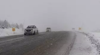 Yağdonduran'da kar yağışı etkili oluyor