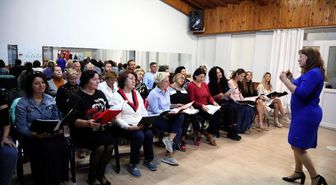 YERLEŞİK YABANCILAR, TÜRKÇE ÖĞRENMEK İÇİN MÜZİK KOROSU KURDU