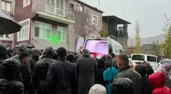 Yıldırım düşmesi sonucu şehit düşen güvenlik korucusu son yolculuğuna uğurlandı