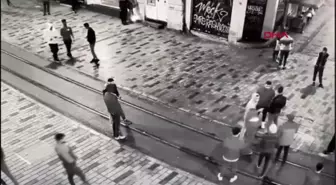 BEYOĞLU'NDA BİR KİŞİNİN ÖLDÜĞÜ ÇATIŞMA ÖNCESİ YAŞANAN KAVGANIN GÜVENLİK KAMERASI GÖRÜNTÜSÜ