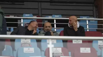 Jübile yapan Cüneyt Çakır, Trabzon'da hakem izledi
