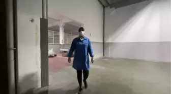 KAHRAMANMARAŞ - Geri dönüşüm fabrikasının ağır yükünü 'Tülay usta' taşıyor