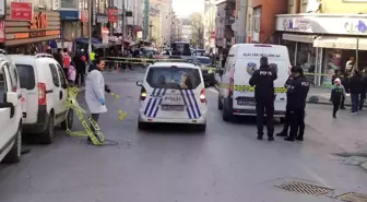 Küçükçekmece'de kız kaçırma kavgası kamerada: 3 yaralı