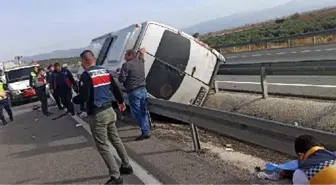 Osmaniyespor taraftarlarını taşıyan minibüs bariyerlere çarptı: 1 ölü, 10 yaralı