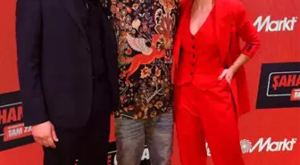 MediaMarkt mağazasında sürpriz rap performansı