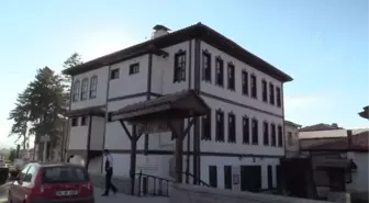 'İlçeye öğrenci gelsin' diye belediye binasını yüksekokula tahsis ettiler