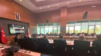 Taner Yıldız'ın, Maden Mühendislerinin Sunumu Sırasında Şirket Yöneticisiyle Sohbet Etmesi Tartışma Yarattı: 'Üslup Seviyenize İnmek İstemiyorum.