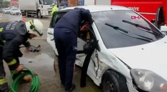 ANTALYA'DA OTOMOBİLLER ÇARPIŞTI 5 YARALI