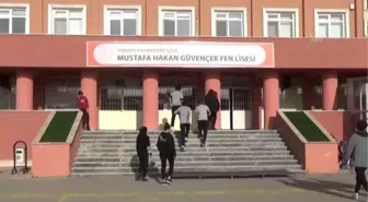 Öğrenciler kafeinli içeceklerin zararlarını deney yaparak öğreniyor